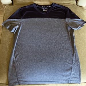 Tek Gear men’s Sz M gray & black shirt sleeve
